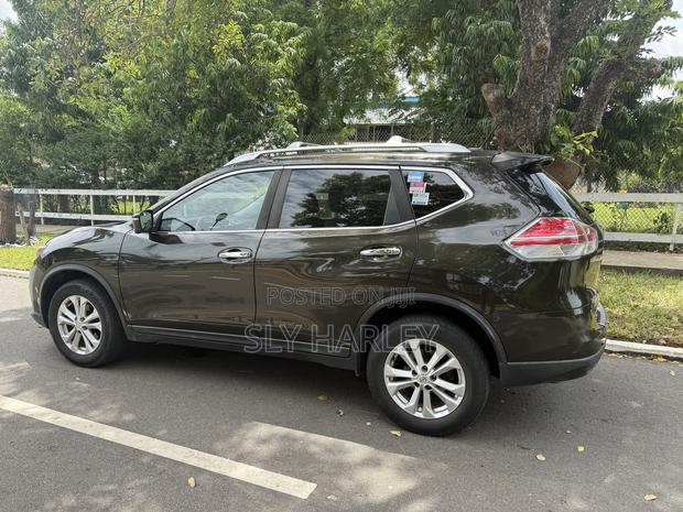 Nissan Rogue SV AWD 2016 Green · Photo 3