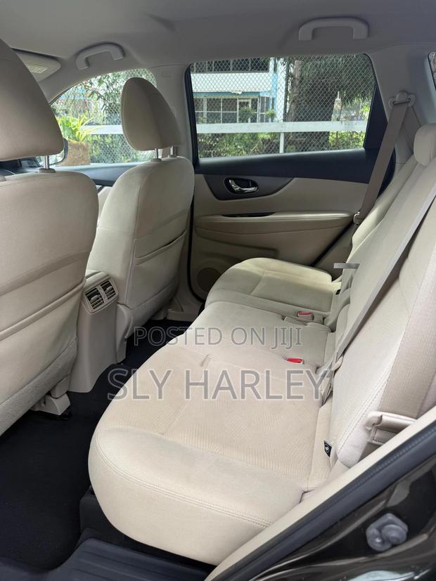 Nissan Rogue SV AWD 2016 Green · Photo 6