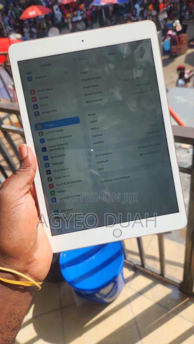 Apple iPad 10.2 (2019) 32 GB Yellow · Photo 1
