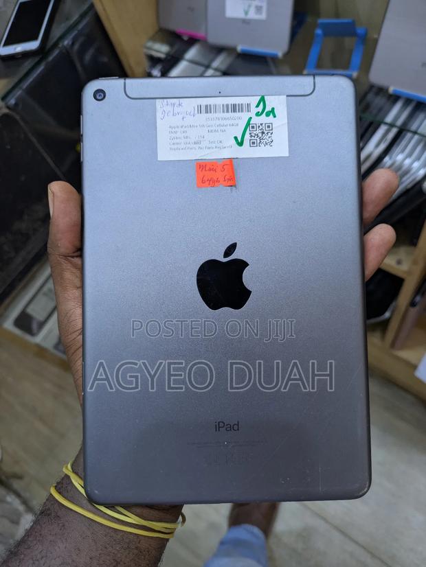 Apple iPad mini 5 64 GB Gray · Photo 2