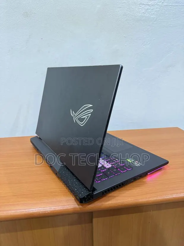 Laptop Asus ROG Strix G15 20GB AMD Ryzen 7 SSD 256GB · Photo 1