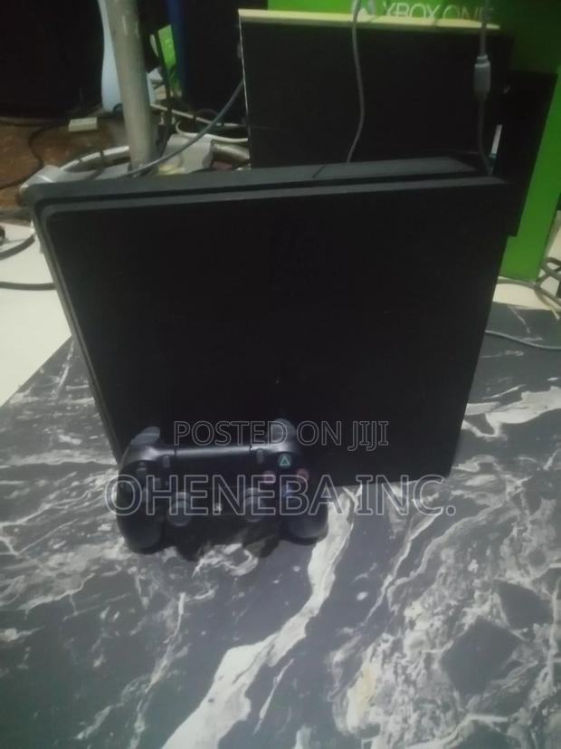 Ps4 Slim Jailbreak 1tb FC27+More Games +2 Controllers · Photo 3