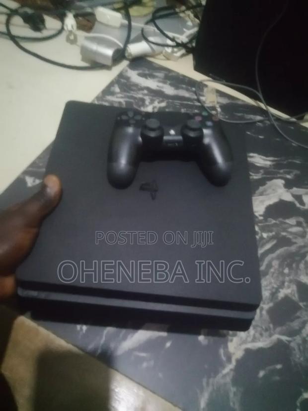 Ps4 Slim Jailbreak 1tb FC27+More Games +2 Controllers · Photo 4