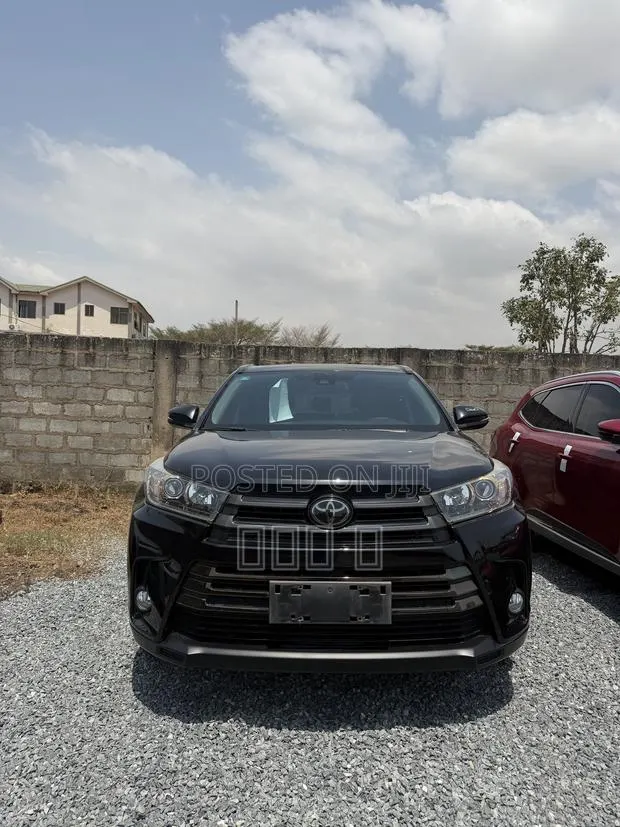 Toyota Highlander XLE 2019 Black · Photo 1