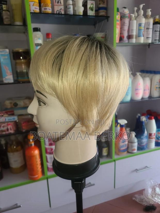 Blonde Pixie Hair · Photo 2