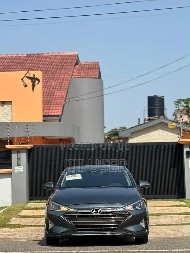 Hyundai Elantra SEL 2019 · Photo 1