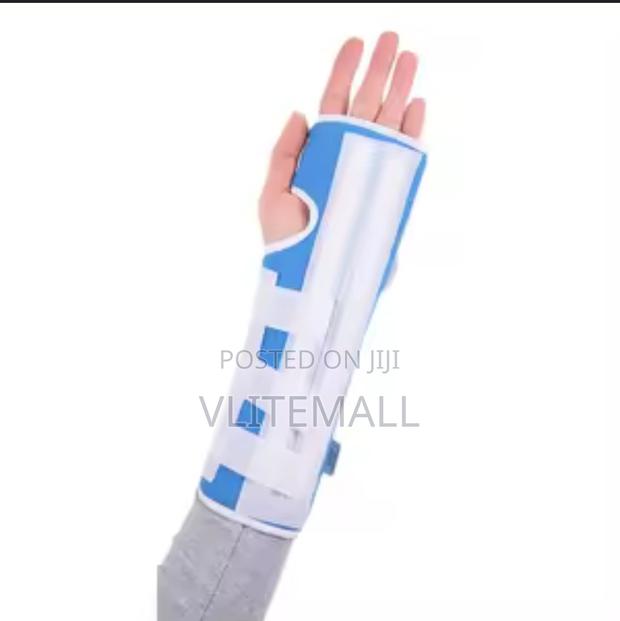 Wrist Brace (Universal) · Photo 2