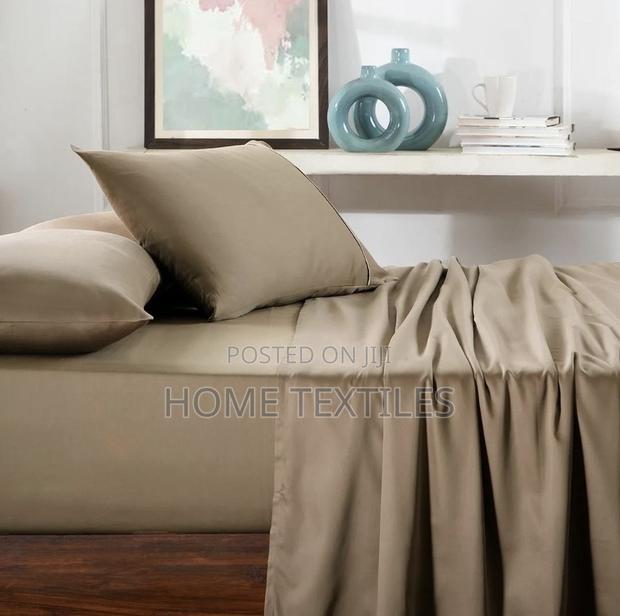 Plain Colored Bedsheets 1cotton Bedsheet and 4 Pillow Cases · Photo 1