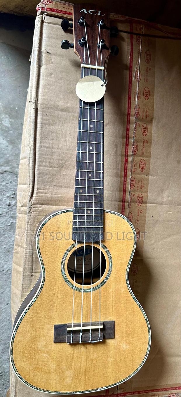 Acl Ukelele With Gig Bag · Photo 1