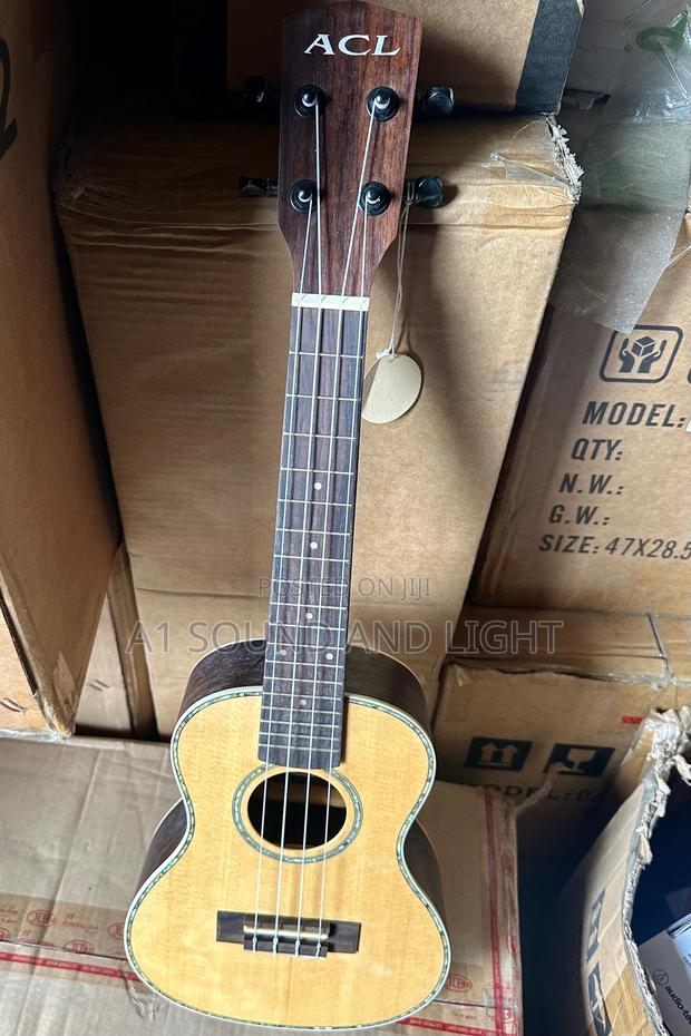 Acl Ukelele With Gig Bag · Photo 3