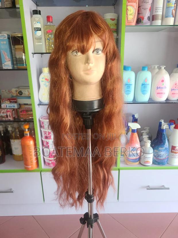 French Cut Body Wave Wig · Photo 1