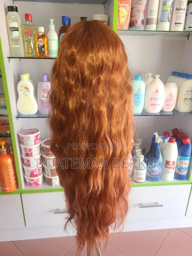 French Cut Body Wave Wig · Photo 3