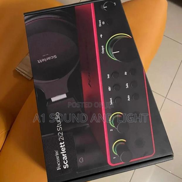 Focusrite Scarlett 2i2 Studio [4th Generation] · Photo 1