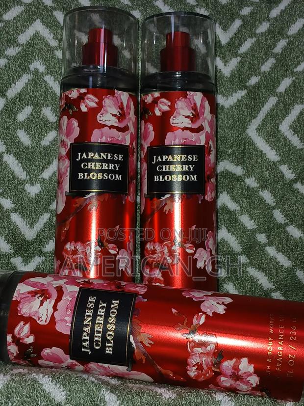 Bath and Body Works(Japanese Cherry Blossom) Splash · Photo 1
