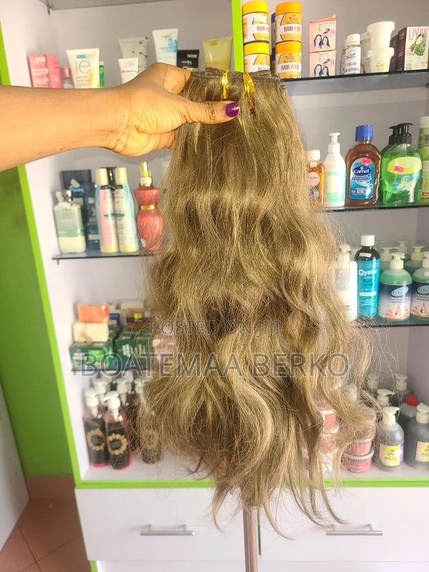 Clip in Hair Extensions · Photo 1