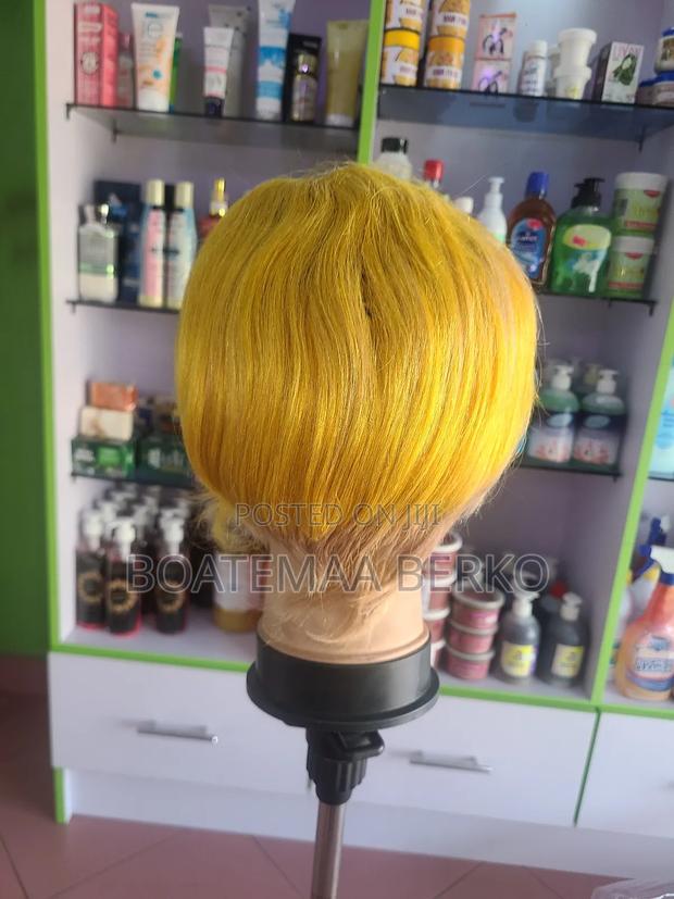 Golden Blonde Pixie Cut Wig · Photo 7