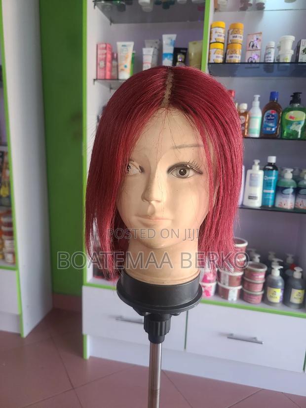 Short Wine Color Wig Cap · Photo 3
