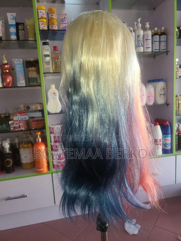Mixed Blonde Wig · Photo 2