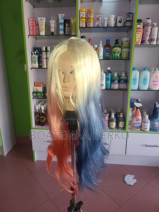 Mixed Blonde Wig · Photo 4