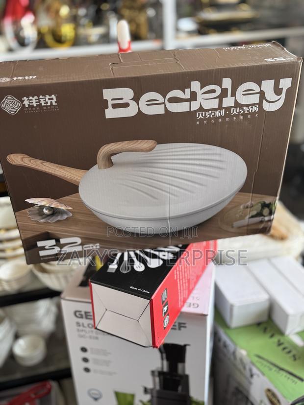 Non Stick Granite Wok Pan 32cm · Photo 2