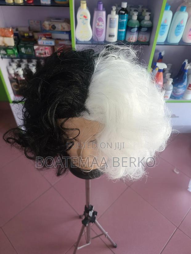 Black and White Curly Hair · Photo 2