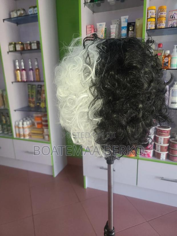 Black and White Curly Hair · Photo 3