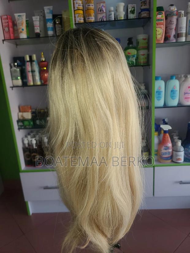 Blonde Straight French Cut · Photo 3