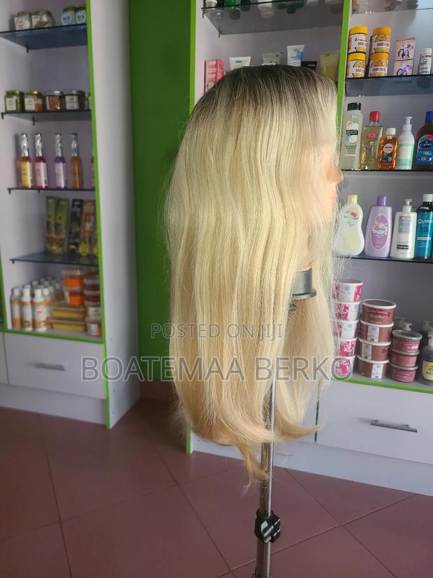 Blonde Straight French Cut · Photo 4