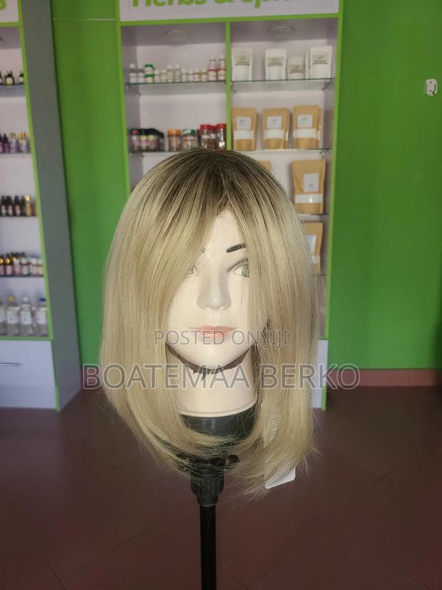 Straight Fibre Hair Blonde Wig · Photo 4