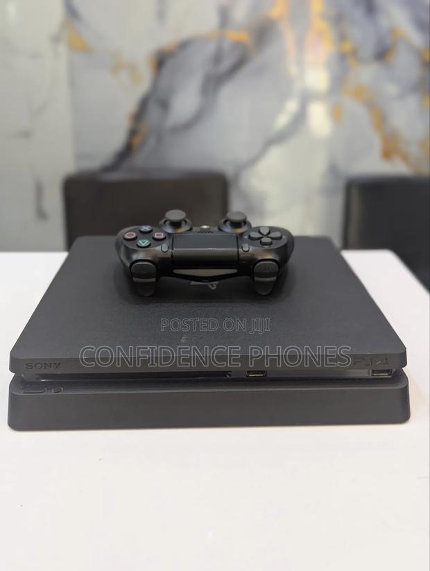 Ps4 Slim With Games · Photo 3