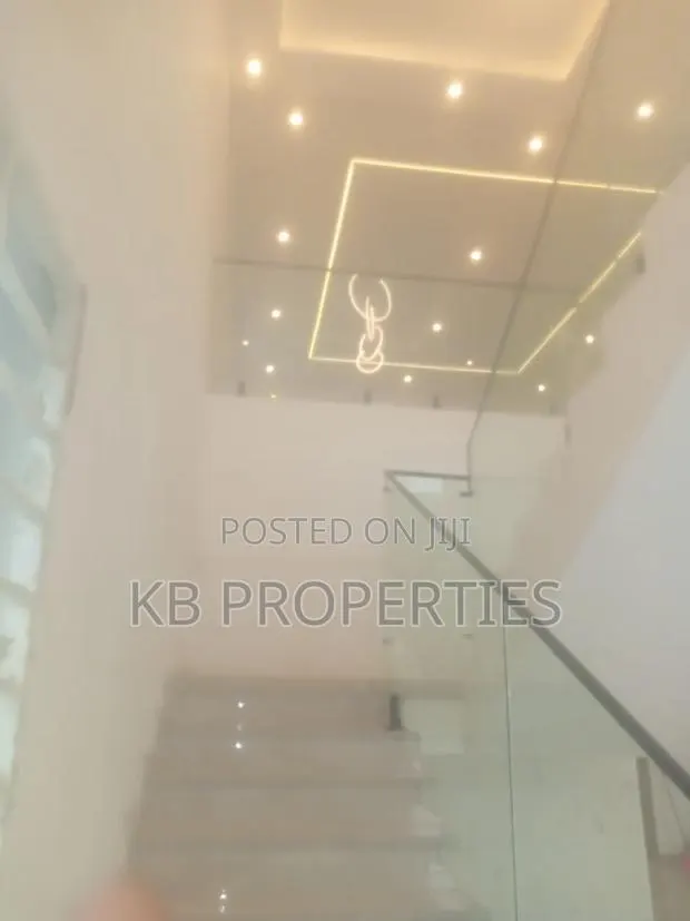 5bdrm Duplex in Kb Properties, Coca Cola for sale · Photo 1