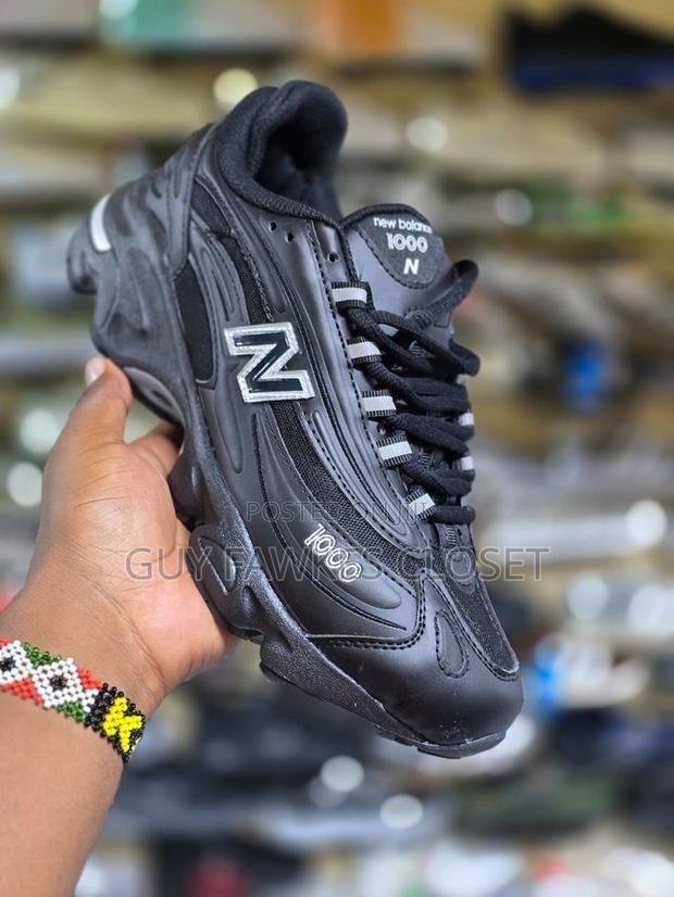 New Balance 1000 Black · Photo 2