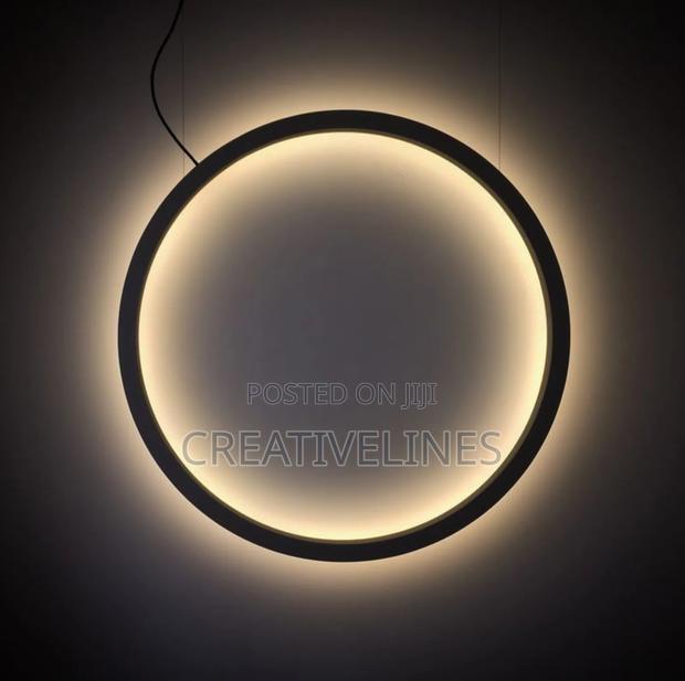 Mirror With 3d Lights · Photo 1