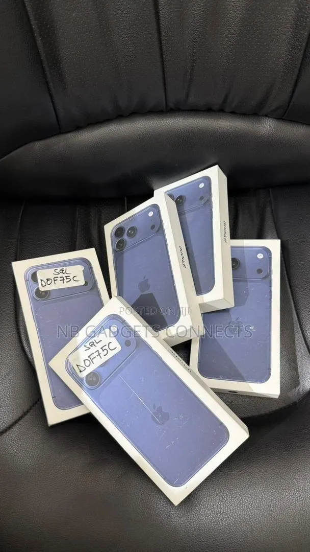 New Apple iPhone 17 Pro Max 256 GB Blue · Photo 1