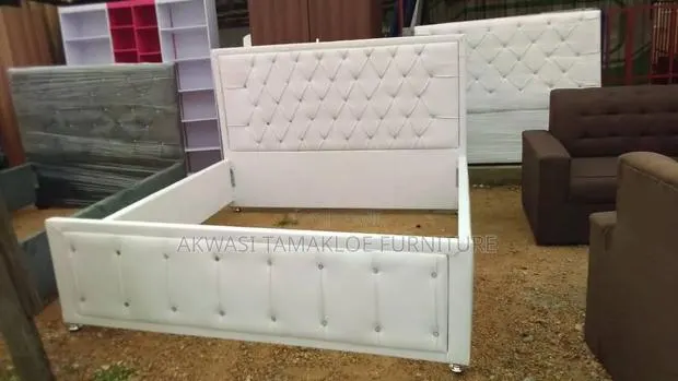 Queen Size Bed Frames · Photo 1