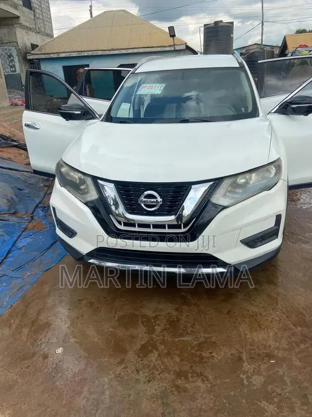 Nissan Rogue 2017 White · Photo 1