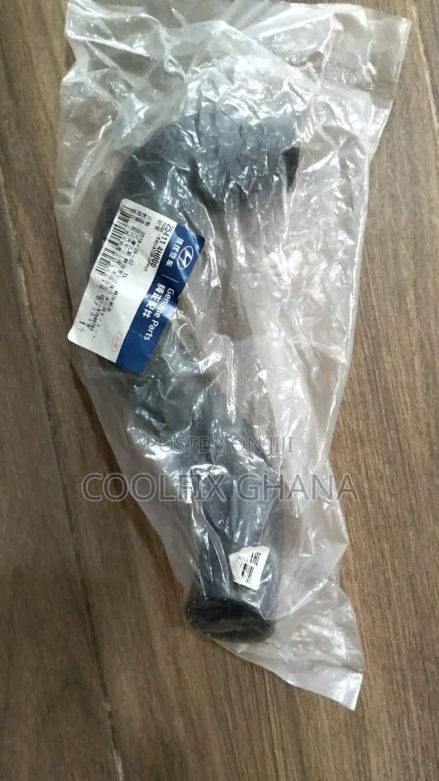 Radiator Hose Upper · Photo 1