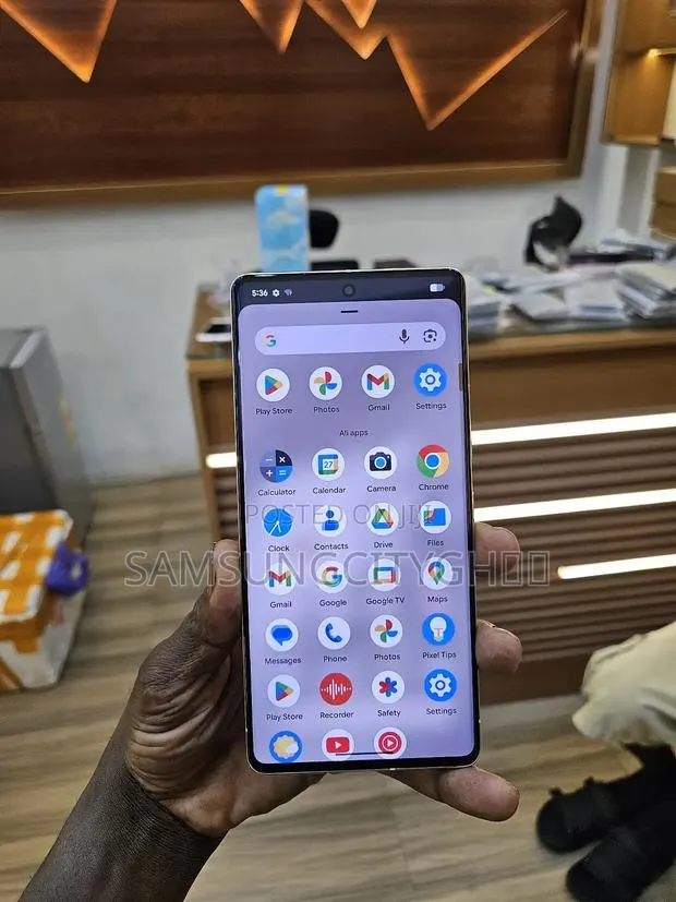 Google Pixel 7 Pro 128 GB Green · Photo 1