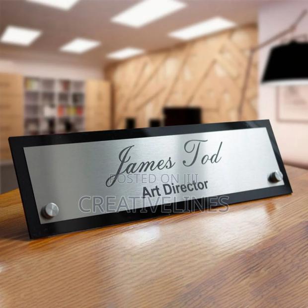 Customised Ooffice Desk Signage · Photo 3