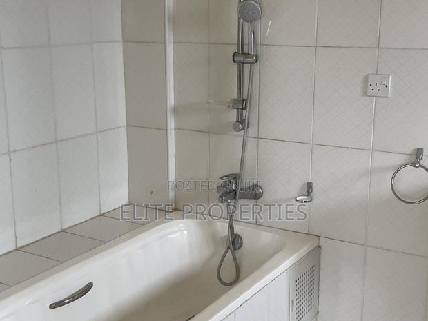 2bdrm Apartment in Comm.25 Devtraco, Tema Metropolitan for rent · Photo 4