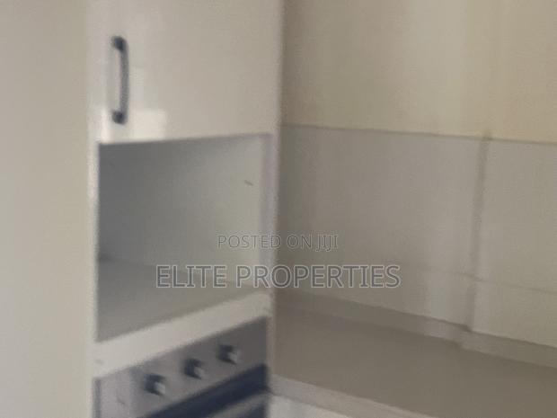 2bdrm Apartment in Comm.25 Devtraco, Tema Metropolitan for rent · Photo 7