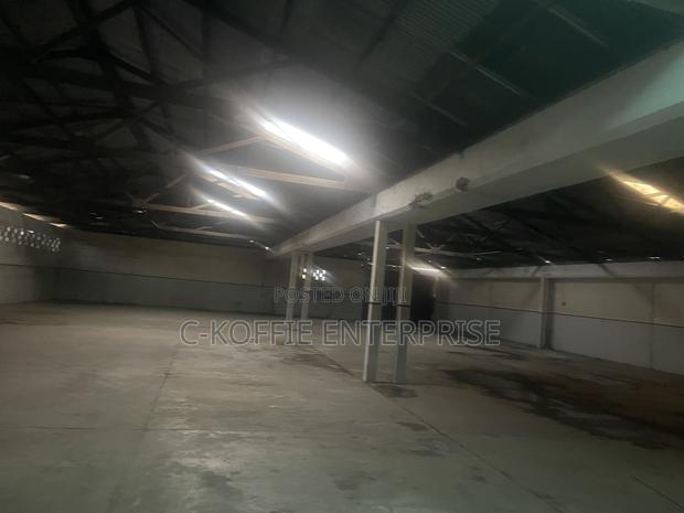 1000 SQM at Valco Roundabout for Rent · Photo 3