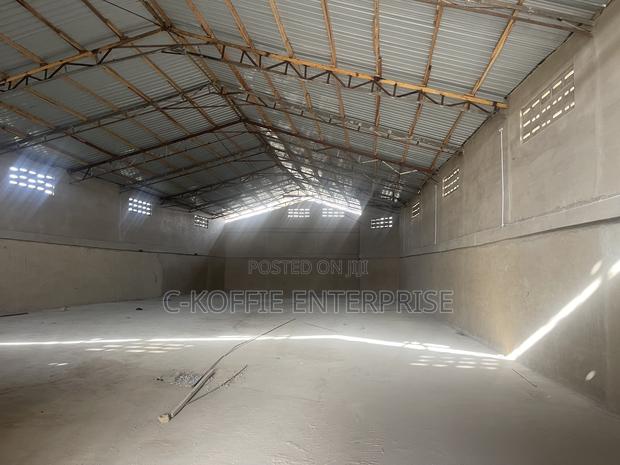 650 SQM Warehouse at Amasaman for Rent · Photo 4
