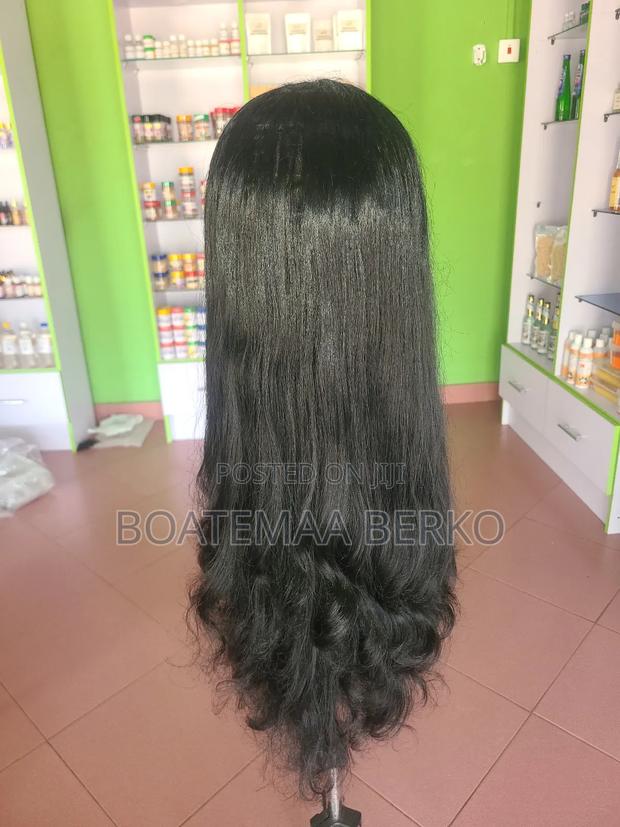 Black Wavy Wig · Photo 5