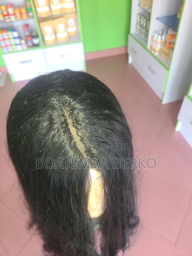 Black Wavy Wig · Photo 6