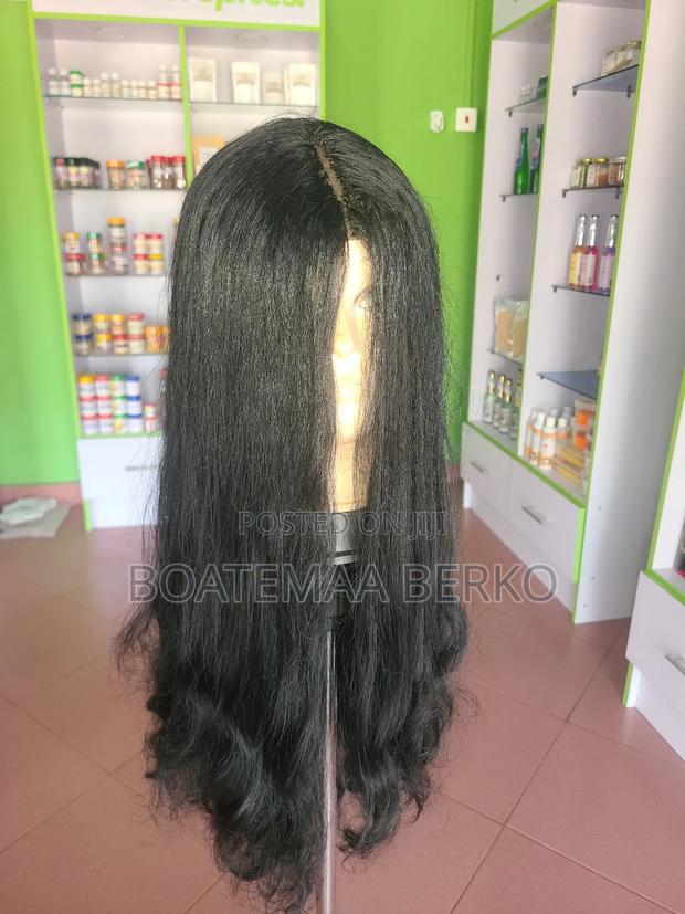 Black Wavy Wig · Photo 7