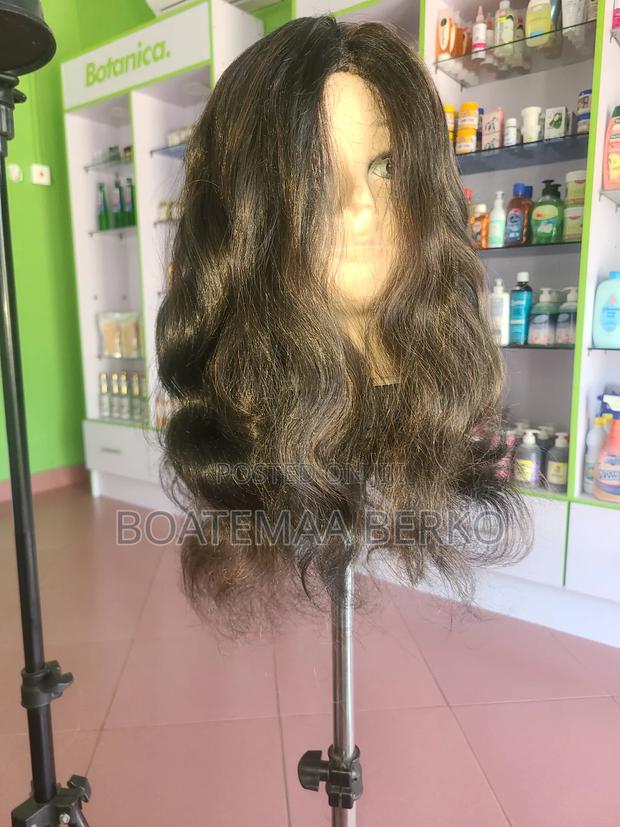 Brown Wavy Wig · Photo 5