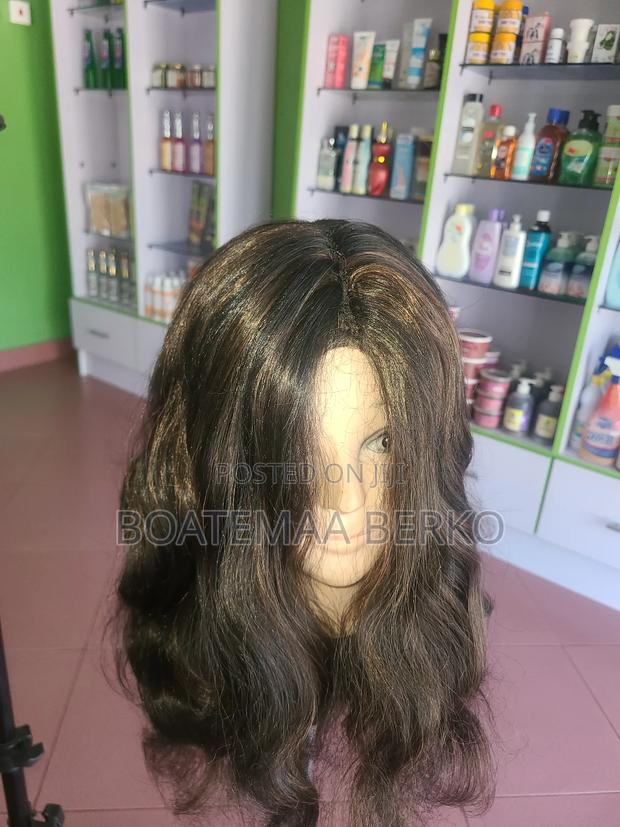 Brown Wavy Wig · Photo 7