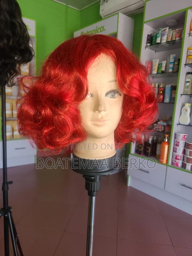 Red Wavy Wig · Photo 6