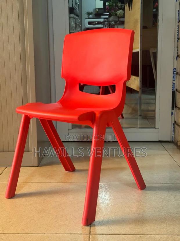 Kids Plastic Chair · Photo 1
